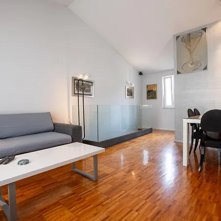 Apartman In The Heart Of